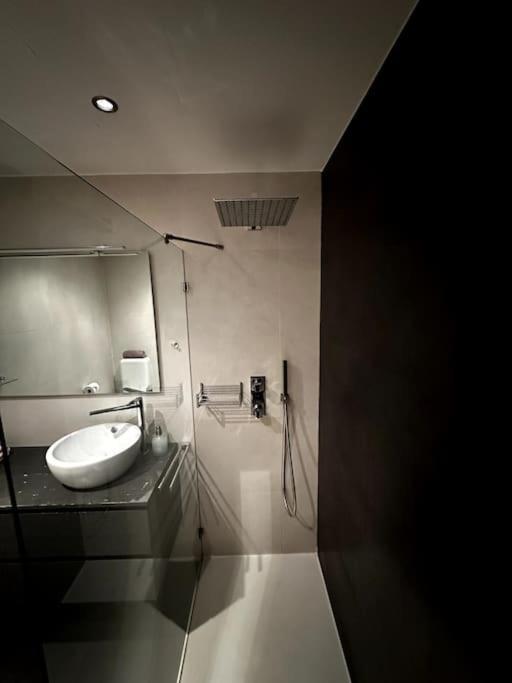 Apartamento Con Parking En Centro De Madrid-Chamberi Apartment Luaran gambar