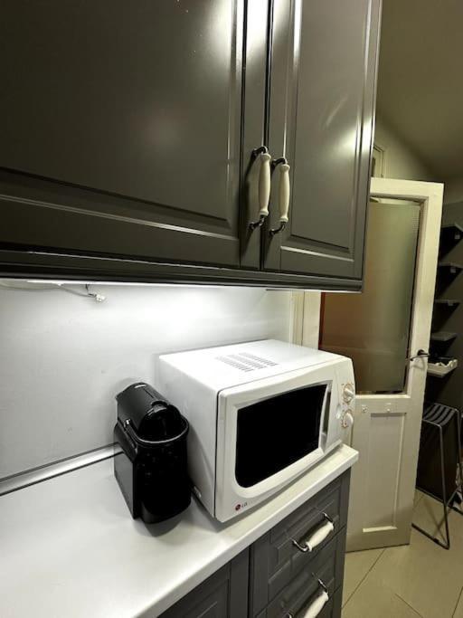 Apartamento Con Parking En Centro De Madrid-Chamberi Apartment Luaran gambar